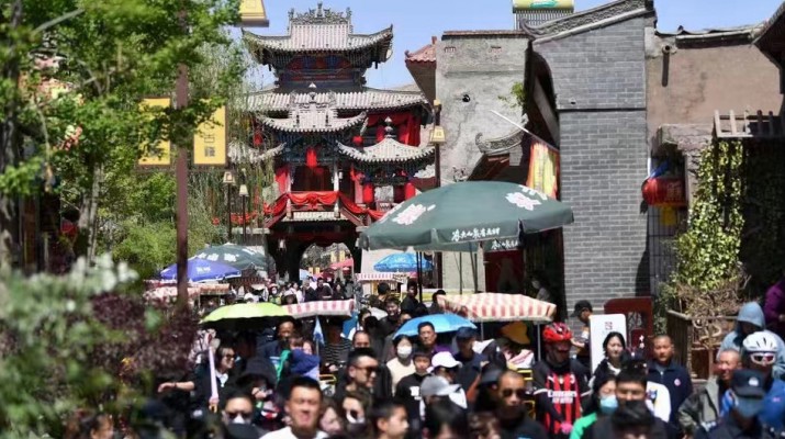 集團(tuán)要聞丨甘肅文旅集團(tuán)各景區(qū)“五一”假期人氣爆棚，累計(jì)接待游客50余萬人次