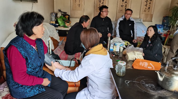 九九重陽節(jié)，濃濃敬老情 ——集團駐村工作隊開展重陽節(jié)走訪慰問活動